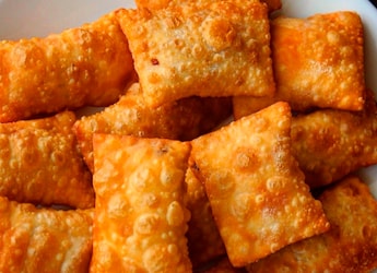 How To Make Lukhmi - A Unique Hyderabadi Version Of Samosa You Must Try How To Make Lukhmi - A Unique Hyderabadi Version Of Samosa You Must Try
