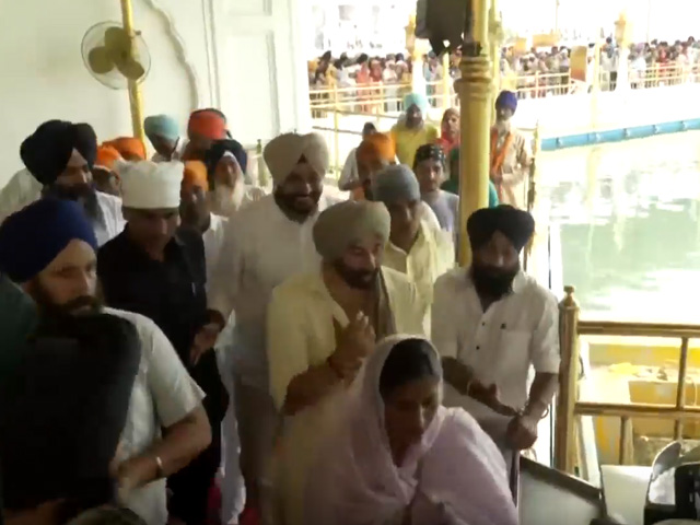 Ahead Of <i>Gadar 2</i>'s Release, Sunny Deol Visited Golden Temple