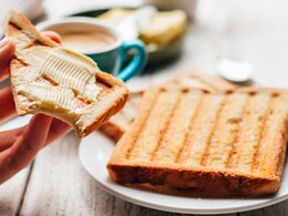 Can't Do Without Carbs For Breakfast? Nutritionist Gives 5 Easy Tips To Manage Blood Sugar Can't Do Without Carbs For Breakfast? Nutritionist Gives 5 Easy Tips To Manage Blood Sugar
