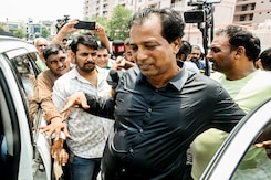 पॉक्सो एक्ट में दर्ज मुकदमे की जांच के लिए बर्खास्त मंत्री राजेंद्र गुढ़ा के आवास पहुंची पुलिस पॉक्सो एक्ट में दर्ज मुकदमे की जांच के लिए बर्खास्त मंत्री राजेंद्र गुढ़ा के आवास पहुंची पुलिस