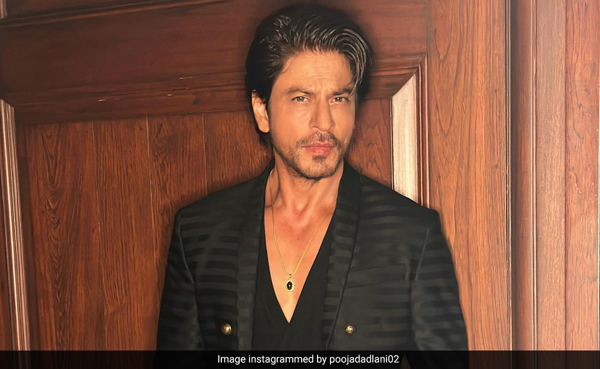 A Cheeky Fan Asked Shah Rukh Khan For Romance Tips, Got Direct Hit In Reply