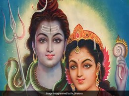 Hariyali Teej 2023: हरियाली तीज पर महादेव और मां पार्वती पर चढ़ा सकते हैं ऐसा भोग, मिलती है विशेष कृपा  Hariyali Teej 2023: हरियाली तीज पर महादेव और मां पार्वती पर चढ़ा सकते हैं ऐसा भोग, मिलती है विशेष कृपा