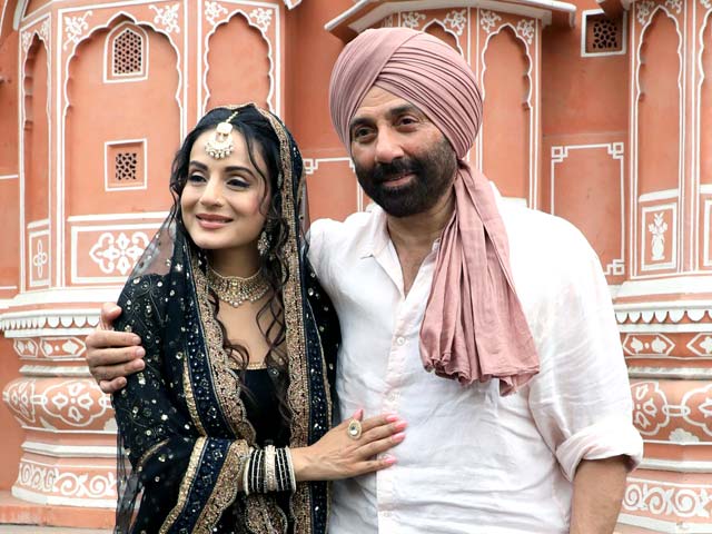 "Jobless People On Social Media...": Sunny Deol Defends Ameesha Patel