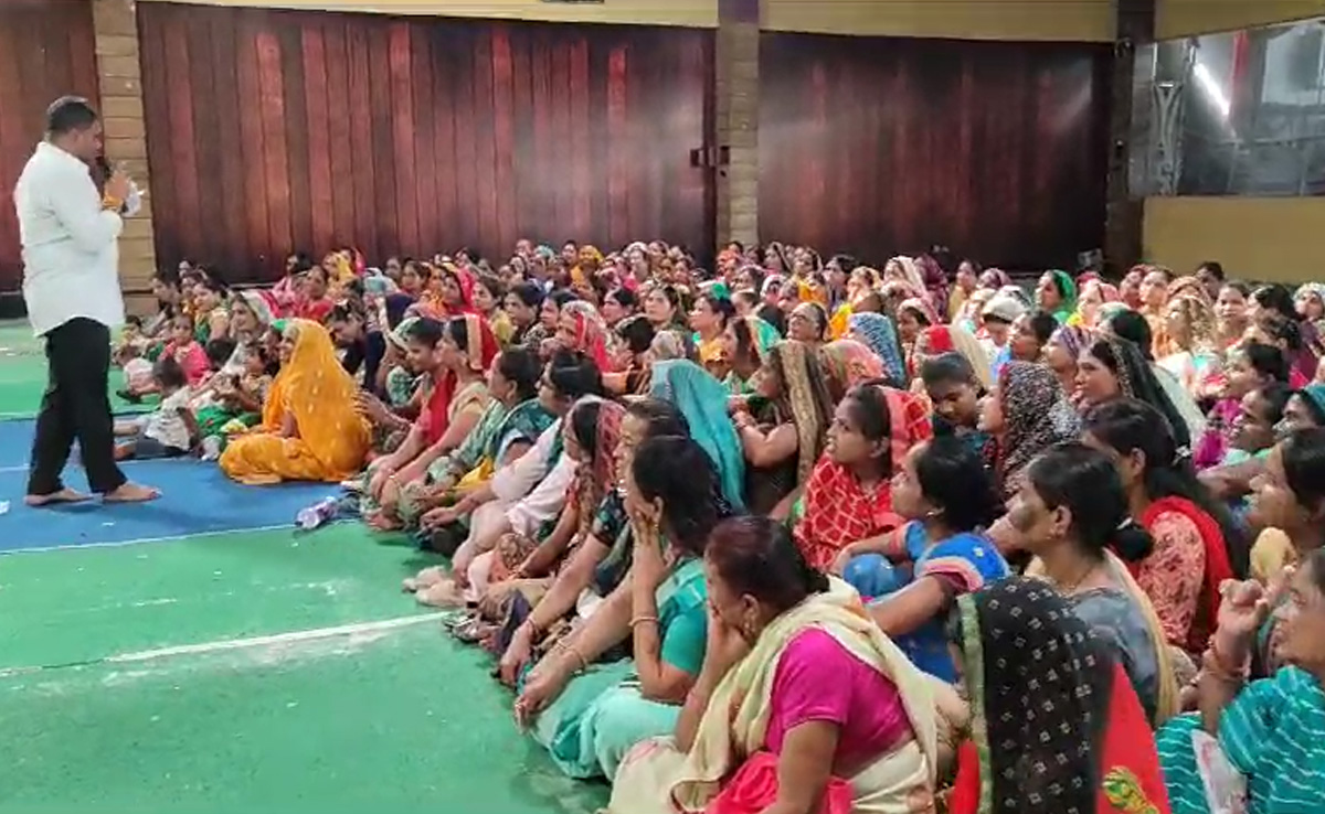 उज्जैन : टिकट की चाह में 6500 महिलाओं से राखी बंधवा चुके कांग्रेस नेता, मगर हकीकत कुछ और ही है