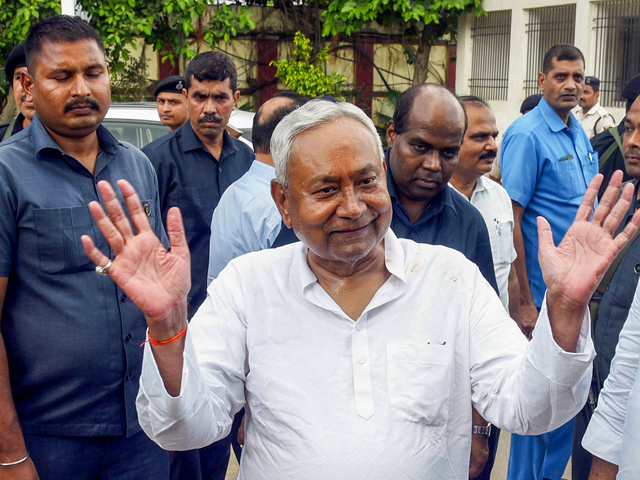 पटना हाईकोर्ट ने बिहार सरकार के जातिगत सर्वे से रोक हटाई