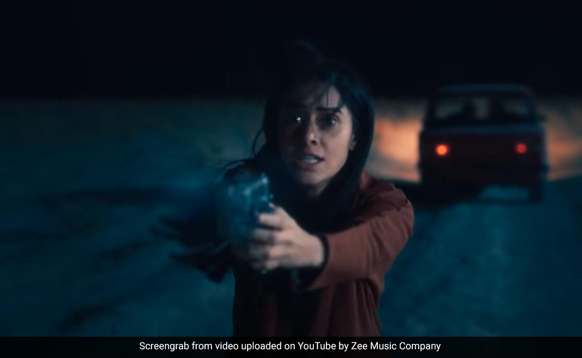 <i>Akelli</i> Review: Nushrratt Bharuccha Is A Damsel Pursued By Terrorists In Lacklustre Film