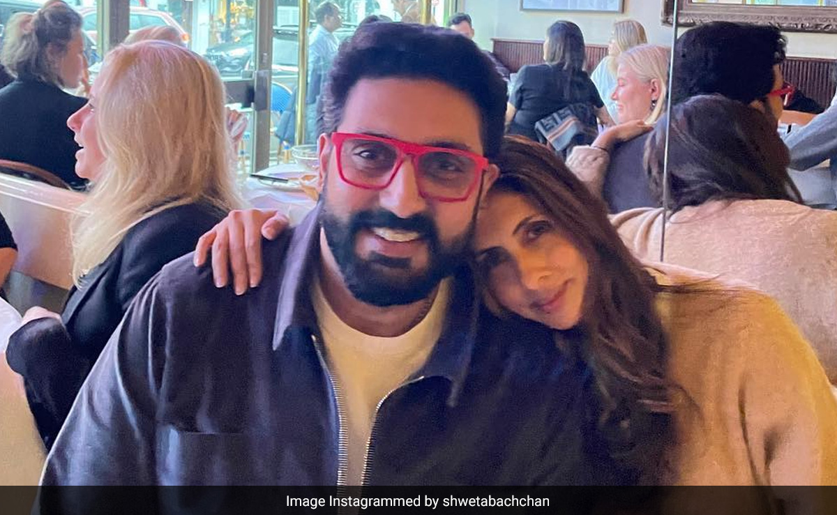 Shweta Bachchan Sends Big Love To Brother Abhishek After <i>Ghoomer's</i> Premiere At IFFM