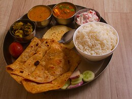 Does Rice Or Roti For Dinner Make You Fat? Expert Reveals The Truth Does Rice Or Roti For Dinner Make You Fat? Expert Reveals The Truth
