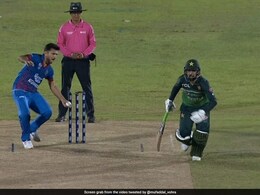 'Batters Only Try To Steal Runs...': AB De Villiers' Cheeky Reply On Pakistan Journalist's Argument Over Shadab Khan Getting Run Out At Non-Striker's End
