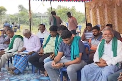Night-Long Protest Over Cauvery Water-Sharing By Karnataka Farmers Night-Long Protest Over Cauvery Water-Sharing By Karnataka Farmers