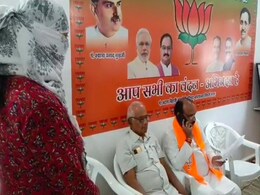 सिवनी : शादी का झांसा देकर महिला के यौन शोषण का आरोप, आरक्षक पर नहीं हो रही कार्रवाई सिवनी : शादी का झांसा देकर महिला के यौन शोषण का आरोप, आरक्षक पर नहीं हो रही कार्रवाई