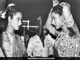 रेखा के साथ दिख रही इस एक्ट्रेस को शशि कपूर ने सबके सामने जड़ दिया था थप्पड़, जब सच आया सामने तो मांगने लगे माफी रेखा के साथ दिख रही इस एक्ट्रेस को शशि कपूर ने सबके सामने जड़ दिया था थप्पड़, जब सच आया सामने तो मांगने लगे माफी