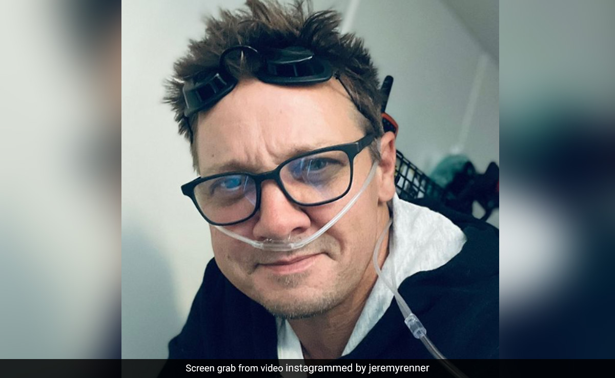 Jeremy Renner Posts Workout Video Of "Titanium" Legs
