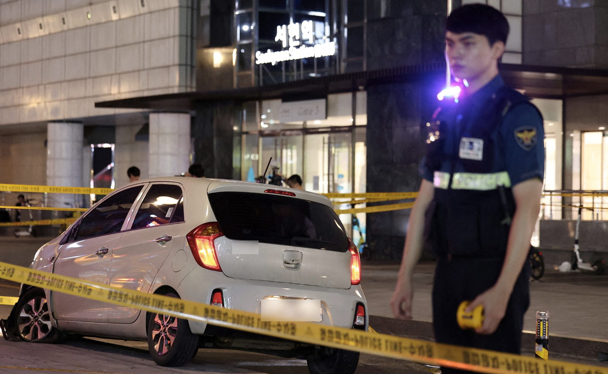 1 Killed After Man Rams Car Into Crowd, Then Stabs People In South Korea