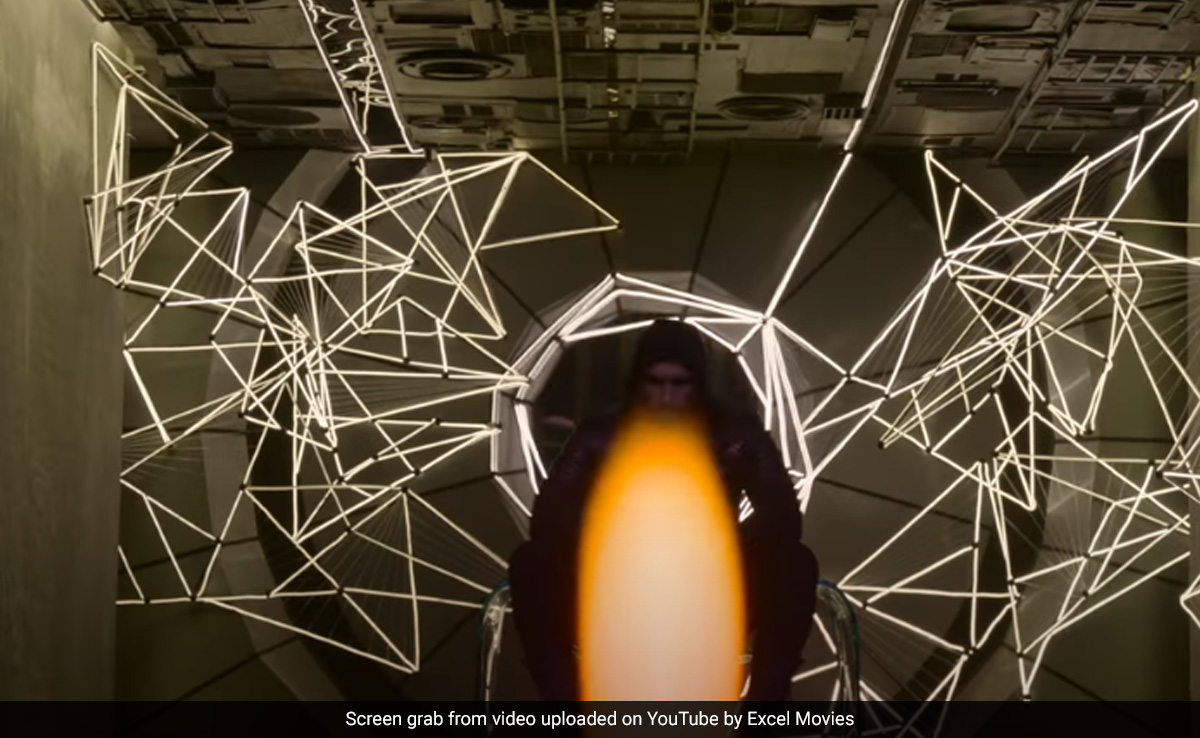 <i>Don 3: Gyarah Mulkon Ki</i> Police May Be Looking For Ranveer Singh, But The Internet Only Wants Shah Rukh Khan