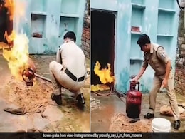 जांबाज जवान ने जीत लिया दिल, बहादुरी और सूझबूझ से बचाई एक परिवार की जान, हर कोई कर रहा सलाम जांबाज जवान ने जीत लिया दिल, बहादुरी और सूझबूझ से बचाई एक परिवार की जान, हर कोई कर रहा सलाम