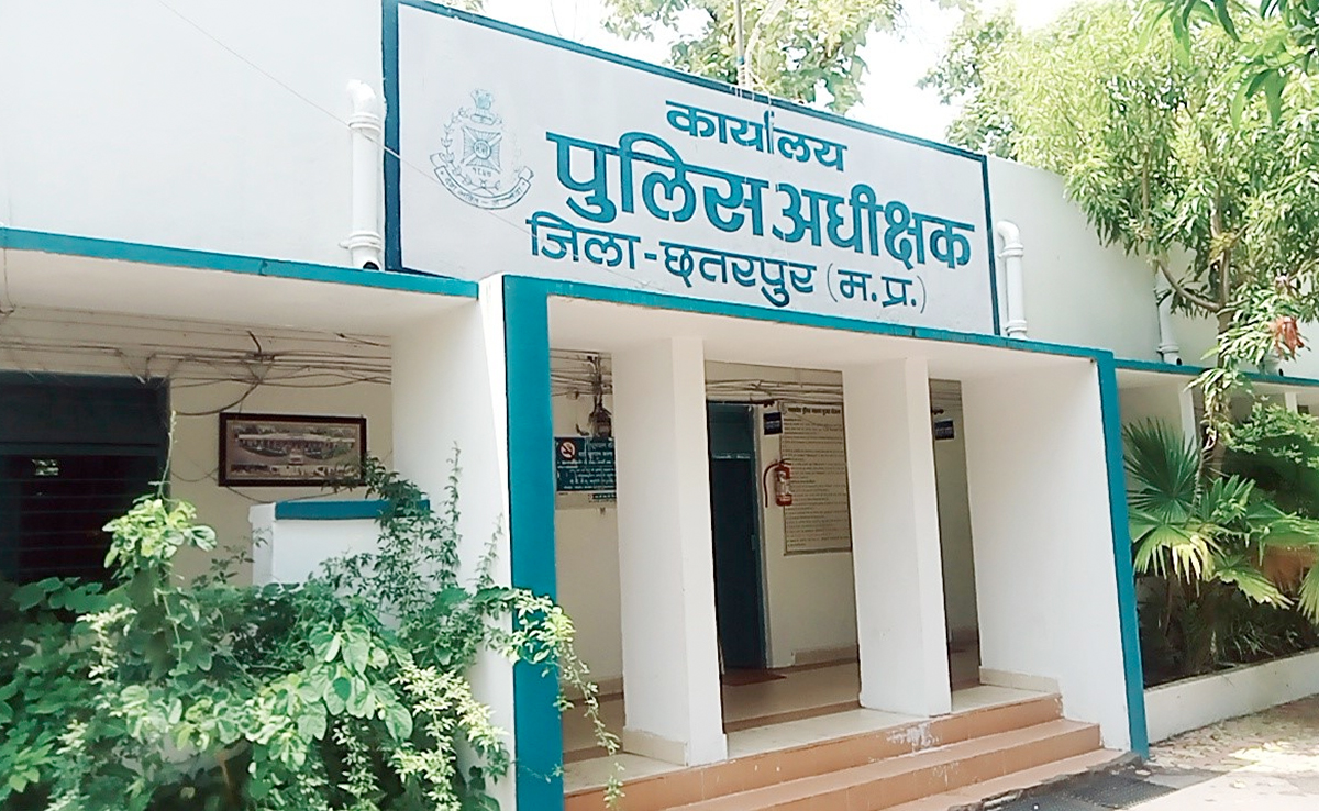 छतरपुर में सरपंच पति की गुंडागर्दी, अपहृत युवक को छुड़ाने गई पुलिस पर पथराव