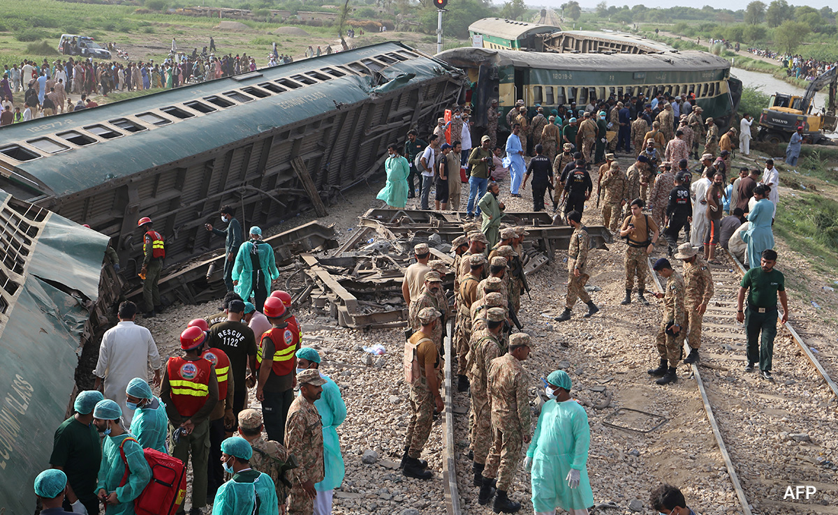28 Killed, Over 50 Injured After Train Derails In Pakistan's Sindh