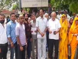 9 दिन बाद भी दलित महिला के हत्यारों नहीं मिला कोई सुराग, MLA सुरेश टांक पर लगे आरोप 9 दिन बाद भी दलित महिला के हत्यारों नहीं मिला कोई सुराग, MLA सुरेश टांक पर लगे आरोप