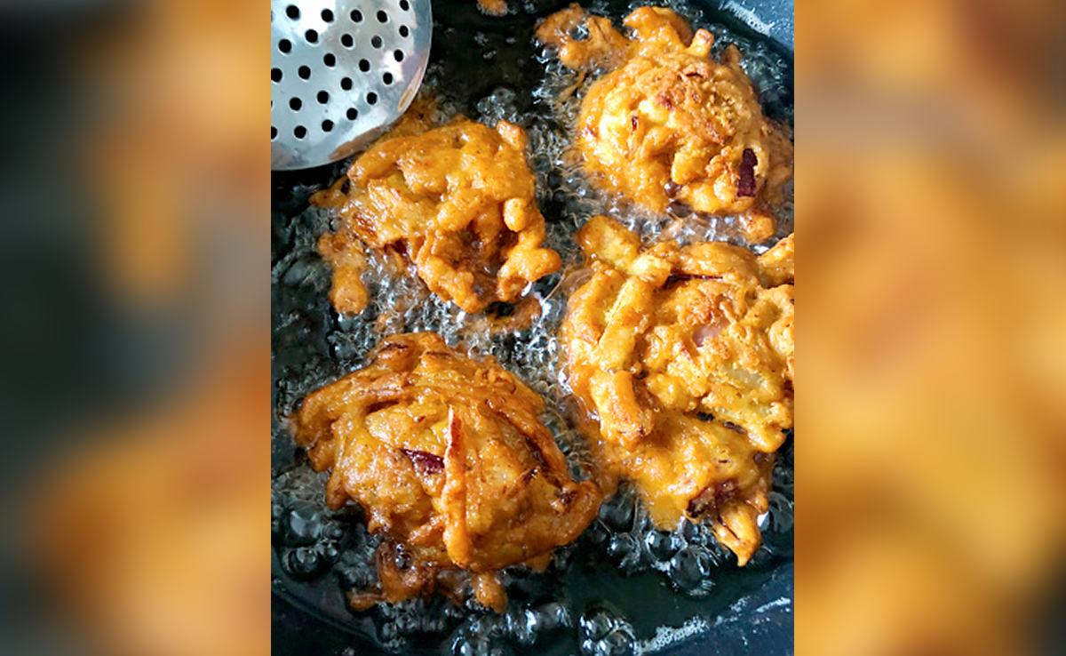 रात के समय इन चीजों को खाने पर बिगड़ जाता है पेट, तबीयत हो सकती है खराब