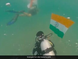 Watch: Indian Coast Guard Unfurls National Flag Underwater On Independence Day Watch: Indian Coast Guard Unfurls National Flag Underwater On Independence Day