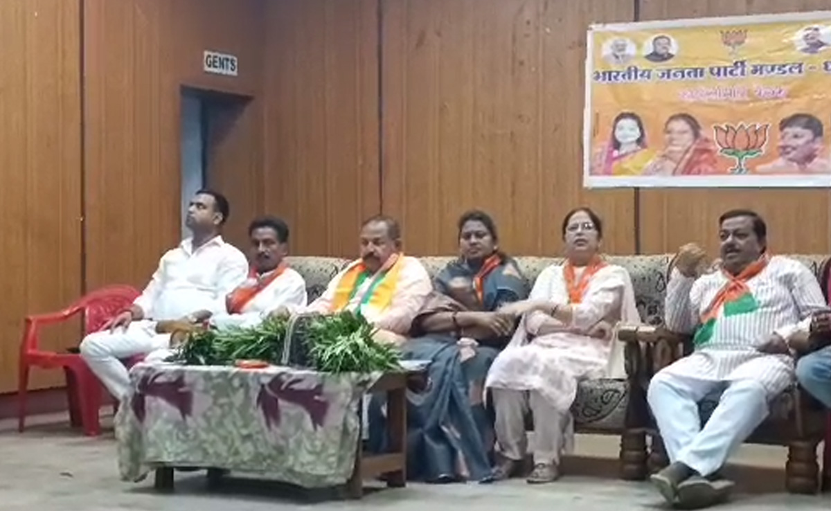 मध्य प्रदेश में BJP का 'नया अविष्कार', प्रवासी विधायक तैयार करेंगे स्थानीय विधायकों का रिपोर्ट कार्ड