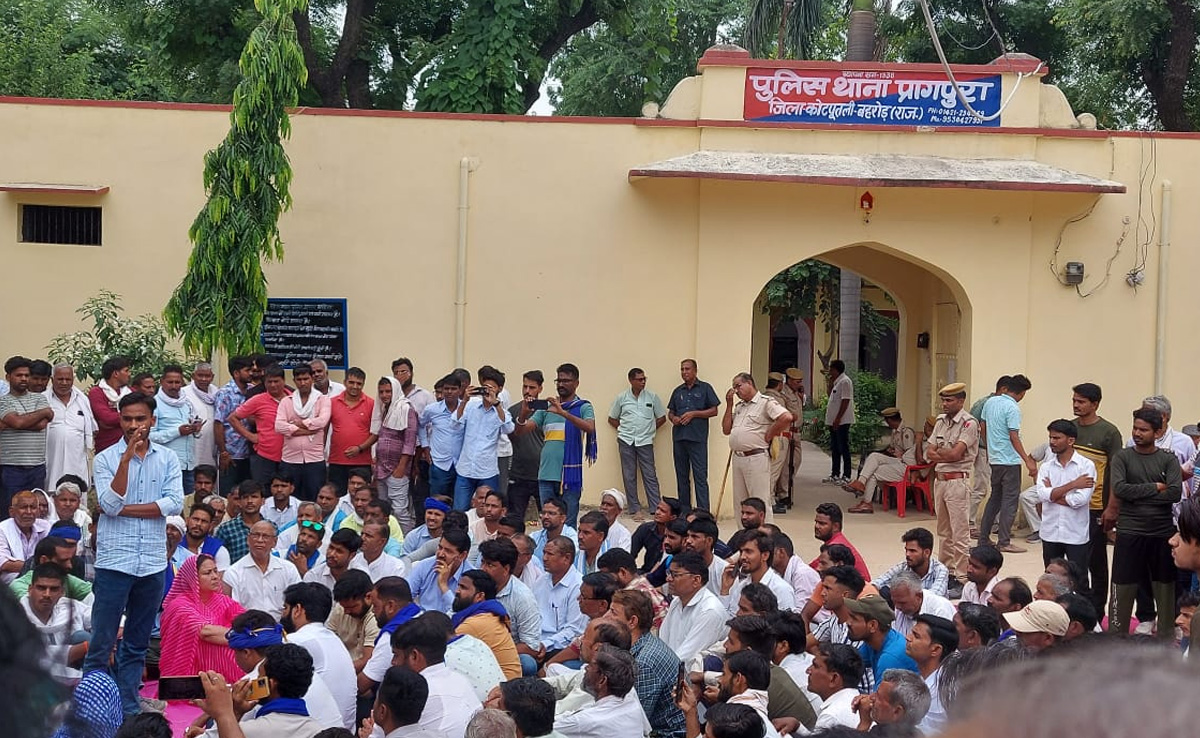 नवोदय स्कूल में 10वीं के छात्र की मौत, 8 लाख मुआवजा और इन मांगों की मंजूरी पर 60 घंटे से चल रहा धरना खत्म