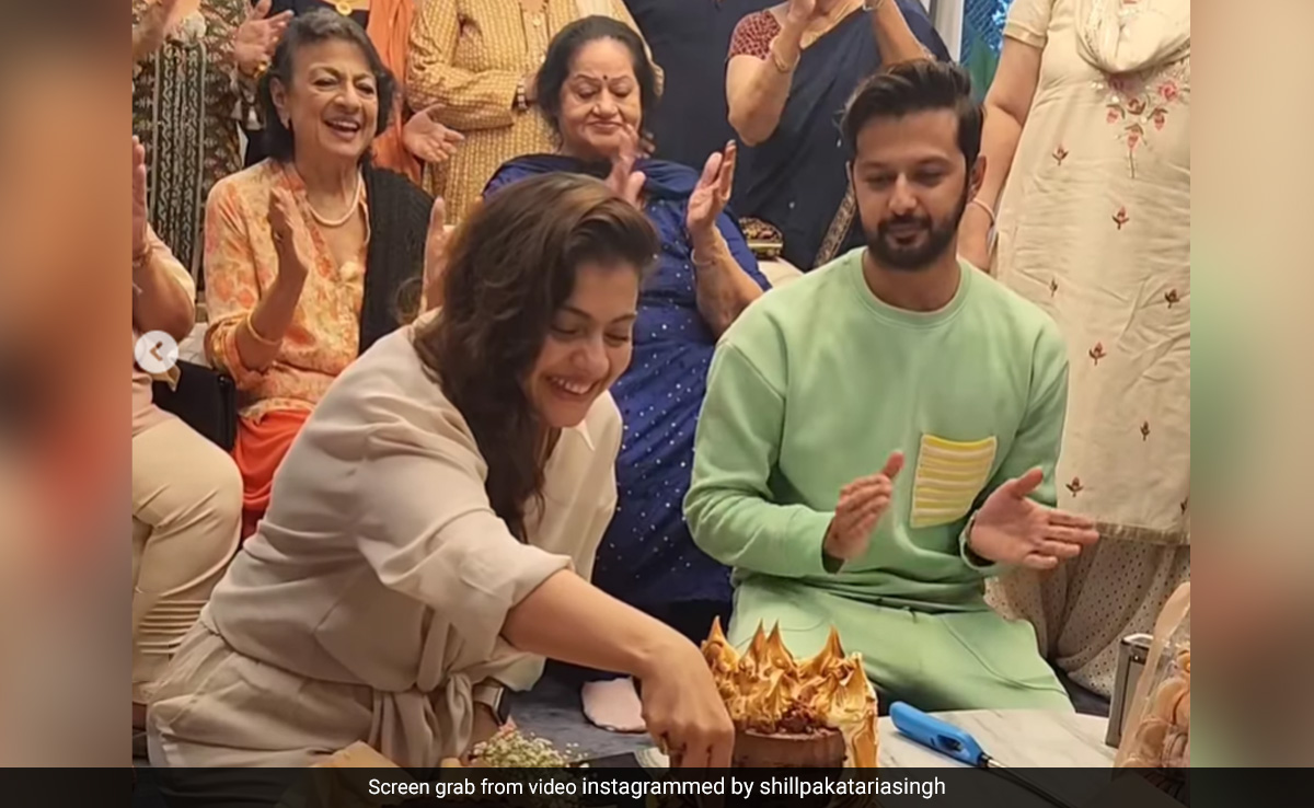 VIDEO: फैमिली और फ्रेंड्स के साथ काजोल ने मनाया जन्मदिन, वत्सल सेठ के साथ मिलकर काटा केक