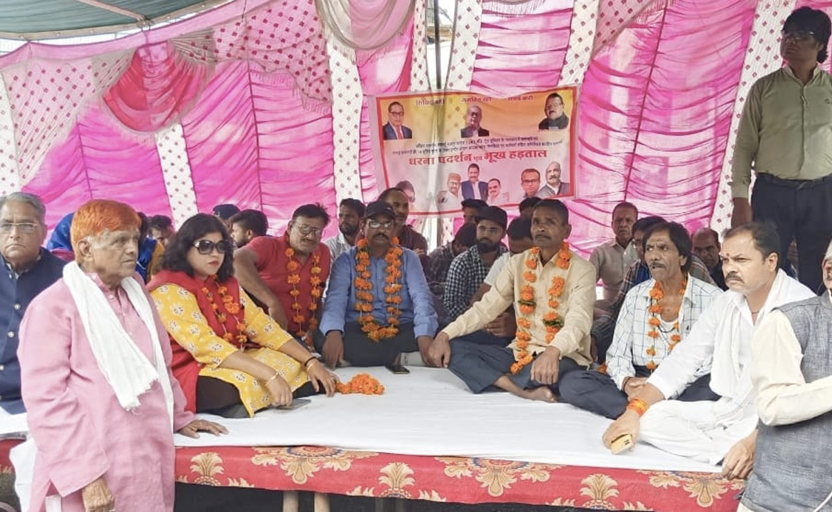 इंदौर: निगम कर्मचारियों की हड़ताल में शामिल शख्स ने खाया जहर, अस्पताल में कराया गया भर्ती