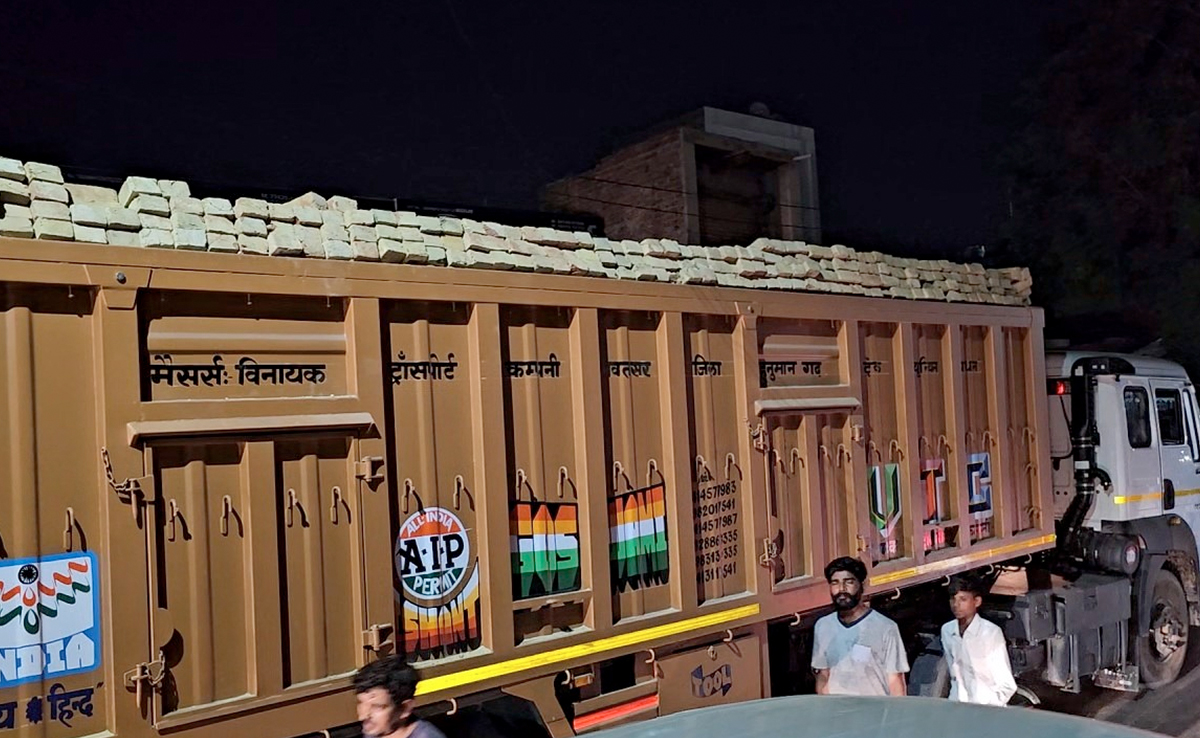 अनियंत्रित ट्रक ने साइकिल सवार को कुचला, युवक की मौके पर हुई मौत