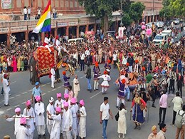 हाथी, घोड़े, तोपगाड़ी, बग्गियां और मल्हार गीत.. जयपुर में यूं सज-धजकर निकली तीज माता की सवारी हाथी, घोड़े, तोपगाड़ी, बग्गियां और मल्हार गीत.. जयपुर में यूं सज-धजकर निकली तीज माता की सवारी