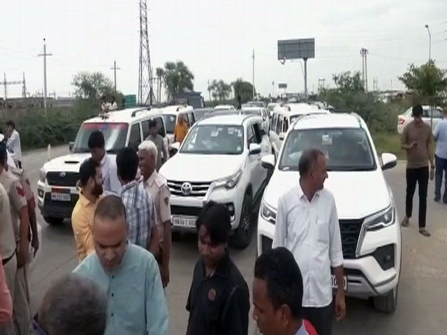 Haryana Congress Delegation Stopped From Entering Nuh By Police