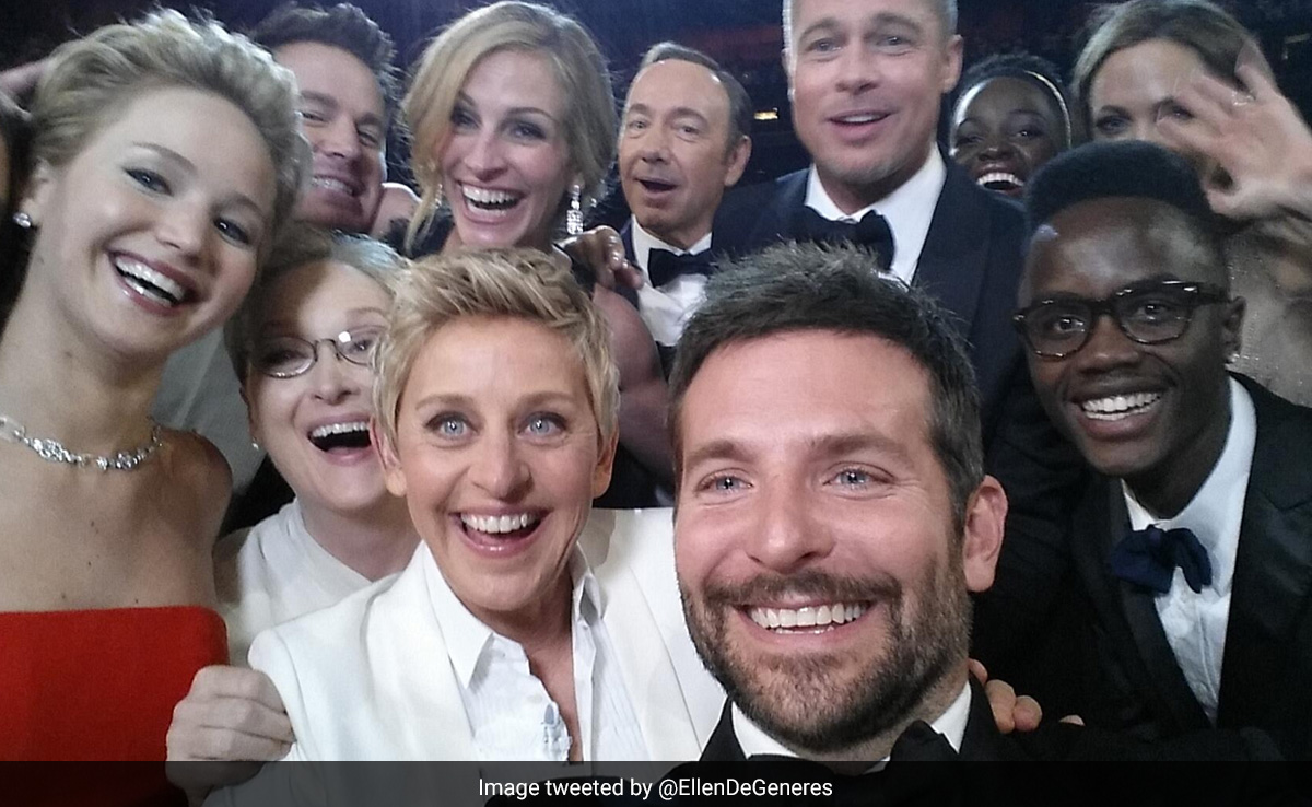 Ellen Degeneres' Iconic 2014 Oscars Selfie Temporarily Disappears From Twitter, Internet Fumes