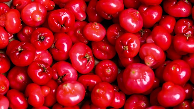 The potassium content in water apples helps regulate blood pressure levels