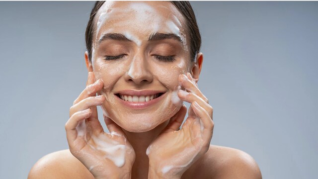 Navratri 2023: 8 Expert Tips That Can Help You Achieve Glowing Skin This Festive Season