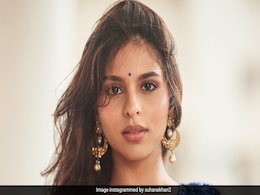 सुहाना खान ने नीले रंग की साड़ी में शेयर कीं फोटोज, ग्लैमरस लुक देख फैन्स ने कहा- स्टनर सुहाना खान ने नीले रंग की साड़ी में शेयर कीं फोटोज, ग्लैमरस लुक देख फैन्स ने कहा- स्टनर