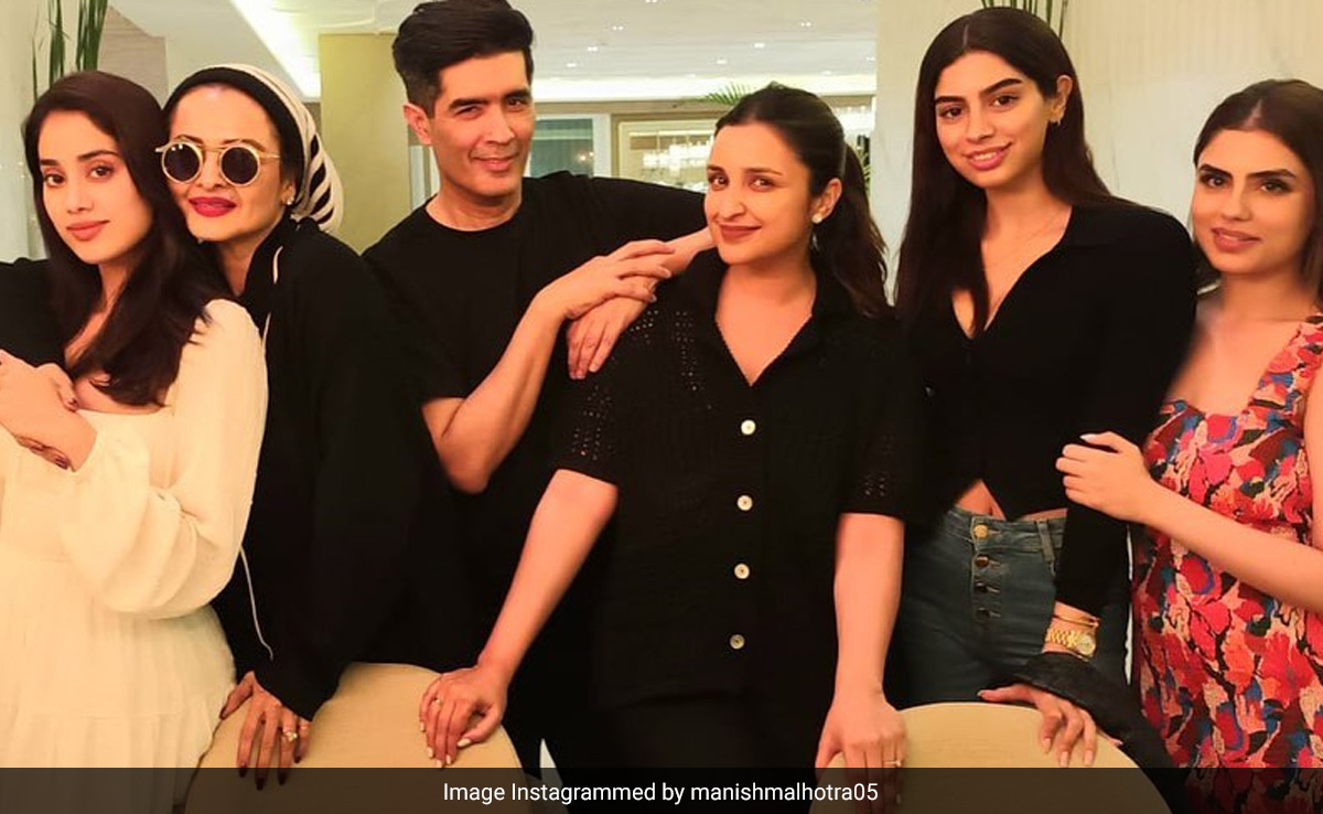 Rekha Partied With Parineeti Chopra And Janhvi-Khushi. It Happened Last Night At Manish Malhotra's