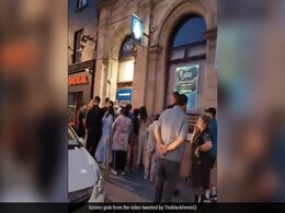 Watch: Bank Glitch In Ireland Allows People To Withdraw Extra Cash, Long Queues Form At ATMs Watch: Bank Glitch In Ireland Allows People To Withdraw Extra Cash, Long Queues Form At ATMs