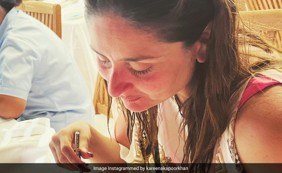 Find Someone Who Looks At You The Way Kareena Kapoor Looks At Spaghetti