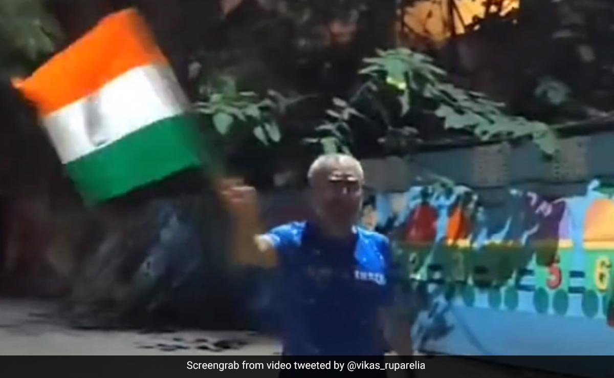 Watch: Bengaluru Man Walks 73 Km In 13 Hours To Trace Map Of India Within The City