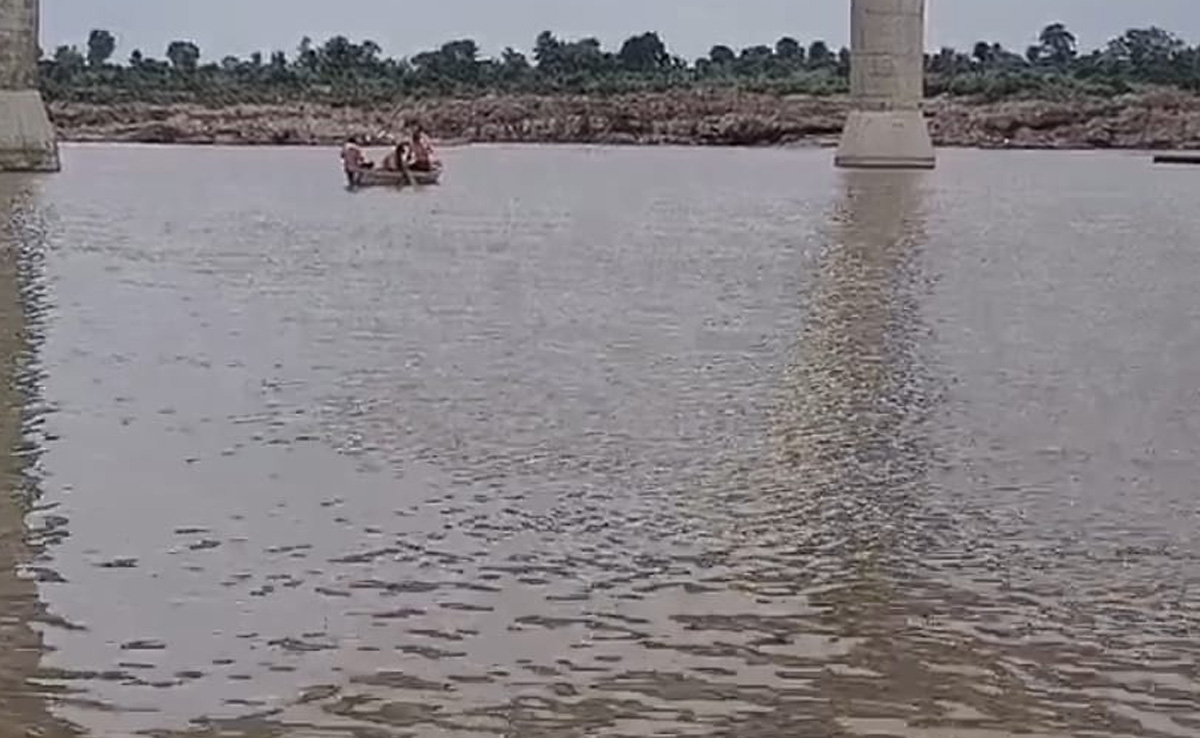 सीहोर : नर्मदा नदी में नहाने आए 2 लड़कों की हुई मौत, मौके पर पुलिस