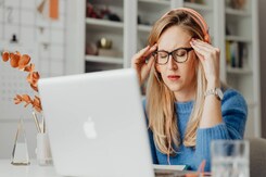 आंखों की रोशनी बढ़ाने के लिए डाइट में शामिल करें यह फूड्स आंखों की रोशनी बढ़ाने के लिए डाइट में शामिल करें यह फूड्स