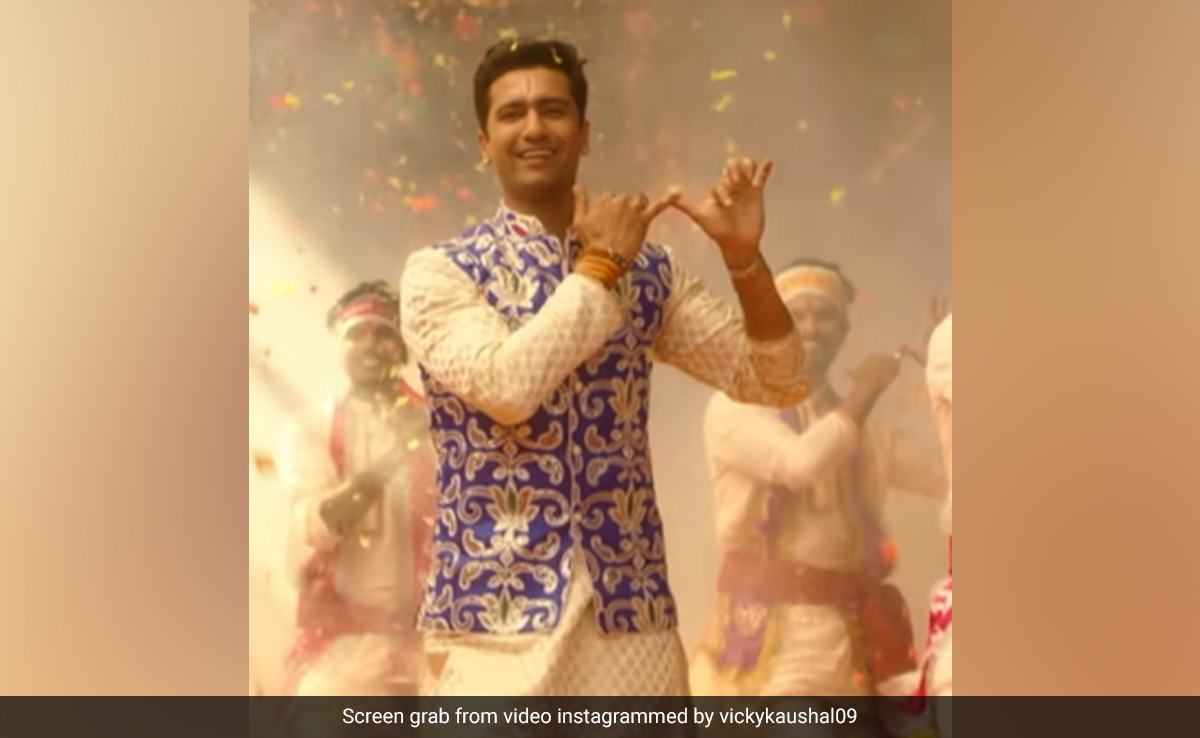 <i>Kanhaiya Twitter Pe Aaja</i> Song : Please Welcome Vicky Kaushal As Bhajan Kumar