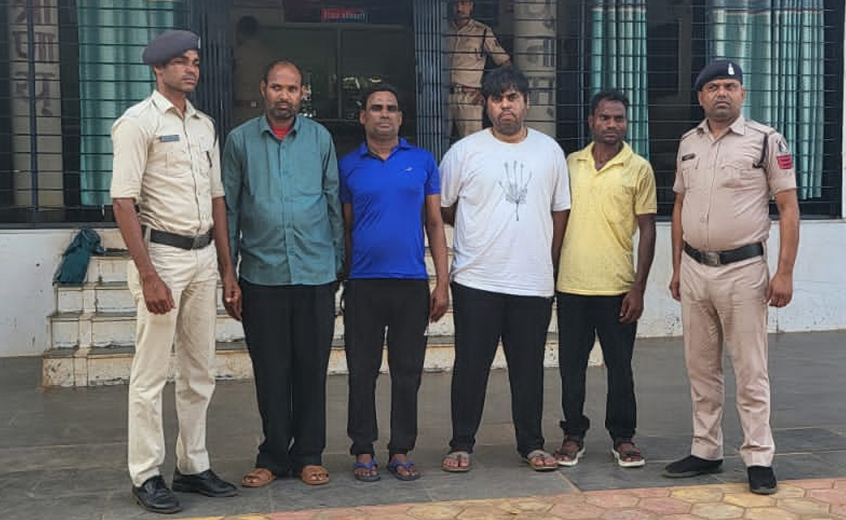 बिलासपुर में ऑनलाइन सट्टा गिरोह का भंडाफोड़, 50 फर्जी बैंक खातों में जमा 2 करोड़ रुपए जब्त