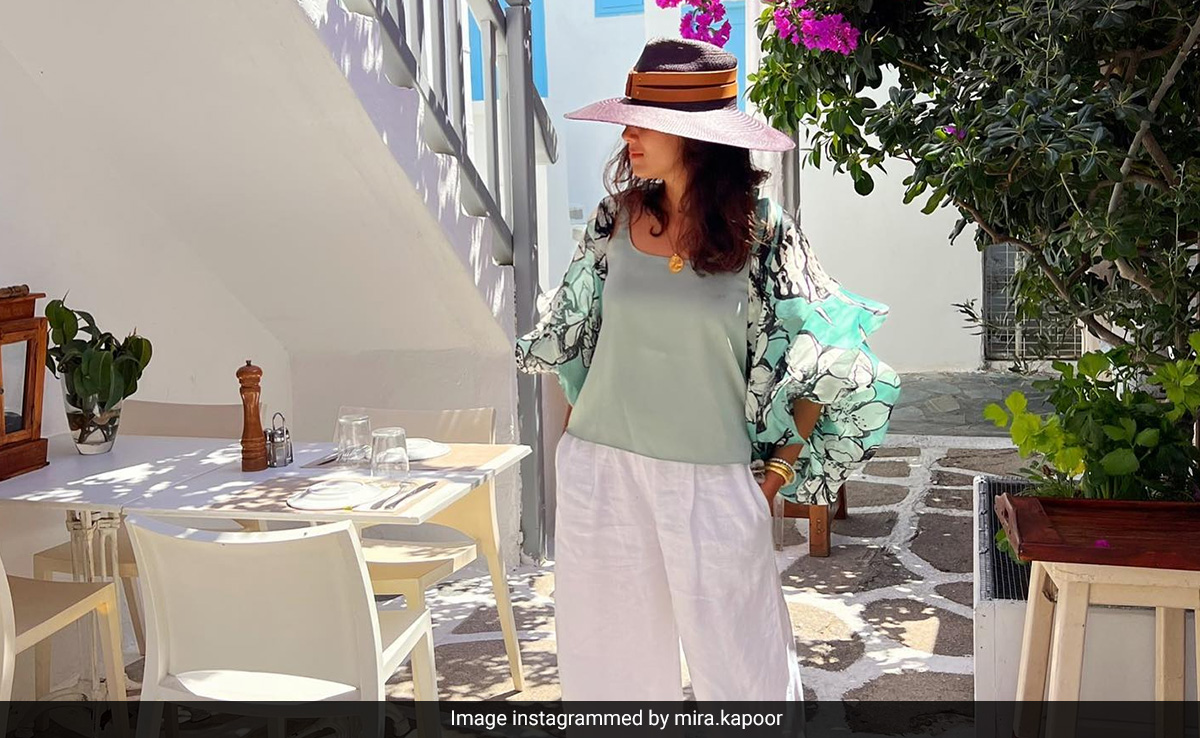Mira Rajput Poses Adorably Wearing Her "Many Hats." Pics Inside