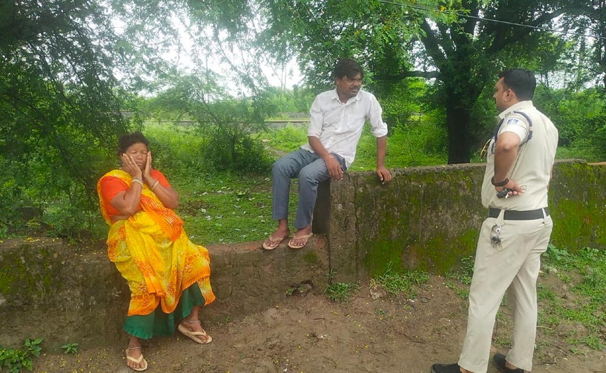 MP News: 'पहले सुसाइड' को लेकर आपस में लड़ रहे थे पति-पत्नी, पुलिस ने बचा ली जिंदगी