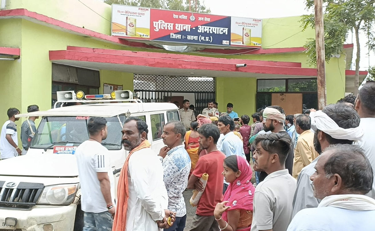 सतना: ट्रांसपोर्टर हत्याकांड में आरोपियों को छुड़ाने के लिए थाने में हंगामा, कोर्ट नहीं जा सकी पुलिस