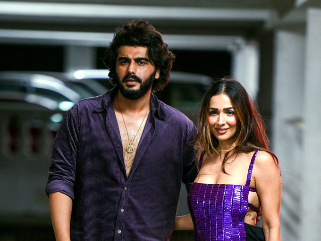 Trendy Rakhis 2023, Malaika-Arjun's Monsoon Romance, Boots Season's Early Arrival | Lifestyle Trends