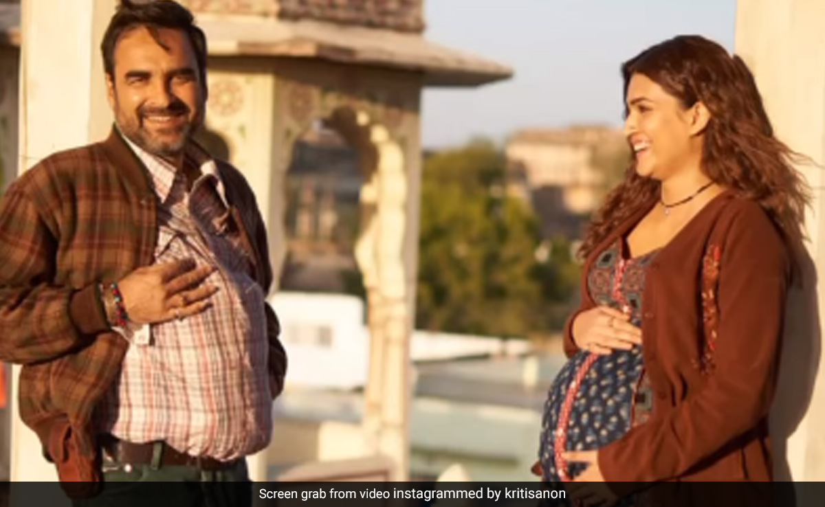 National Awards: Kriti Sanon's Post For <i>Mimi</i> Co-Star Pankaj Tripathi Is Everything