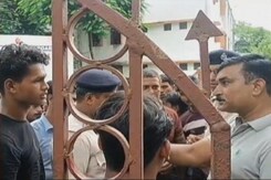 Tripura Girls In Hijab Stopped Outside School, Boy Thrashed For Protesting Tripura Girls In Hijab Stopped Outside School, Boy Thrashed For Protesting